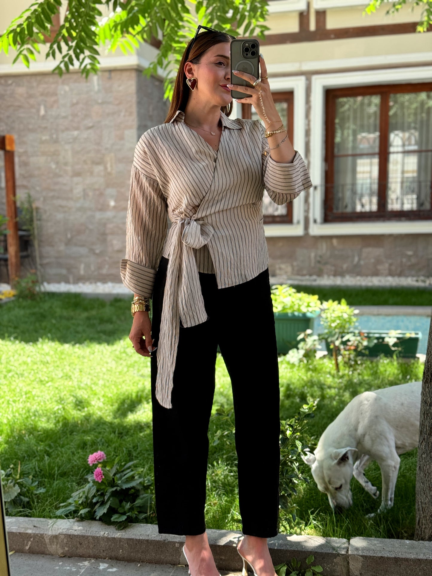 Çizgili bağlamalı gömlek Bej
