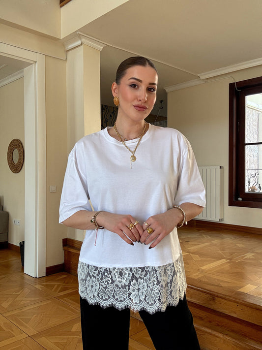 Eteği dantelli Tişört Beyaz