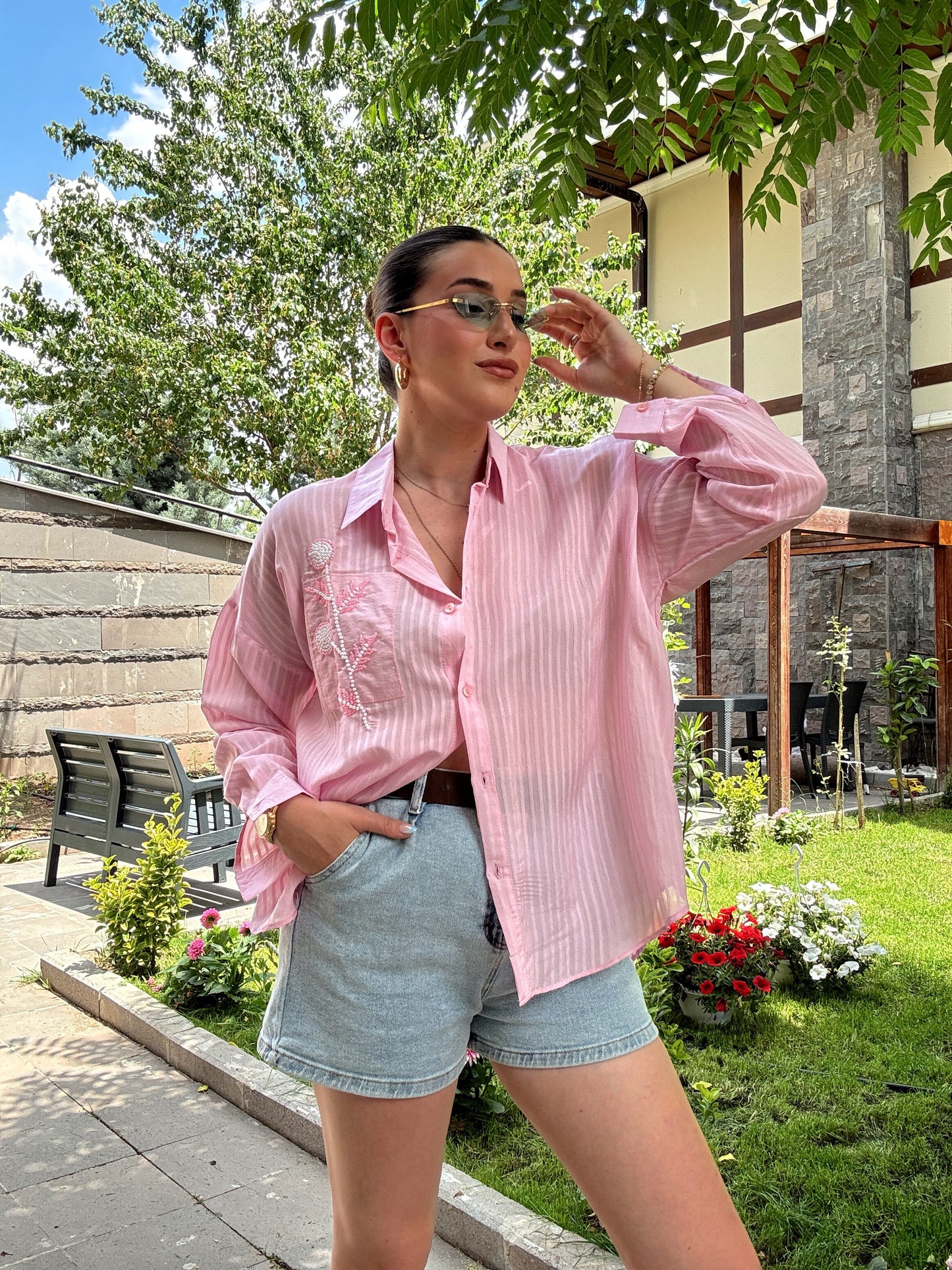 Çiçek taş işlemeli gömlek Pembe
