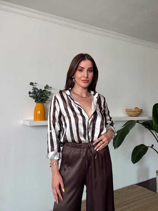 Kolu apoletli saten gömlek KAHVERENGİ