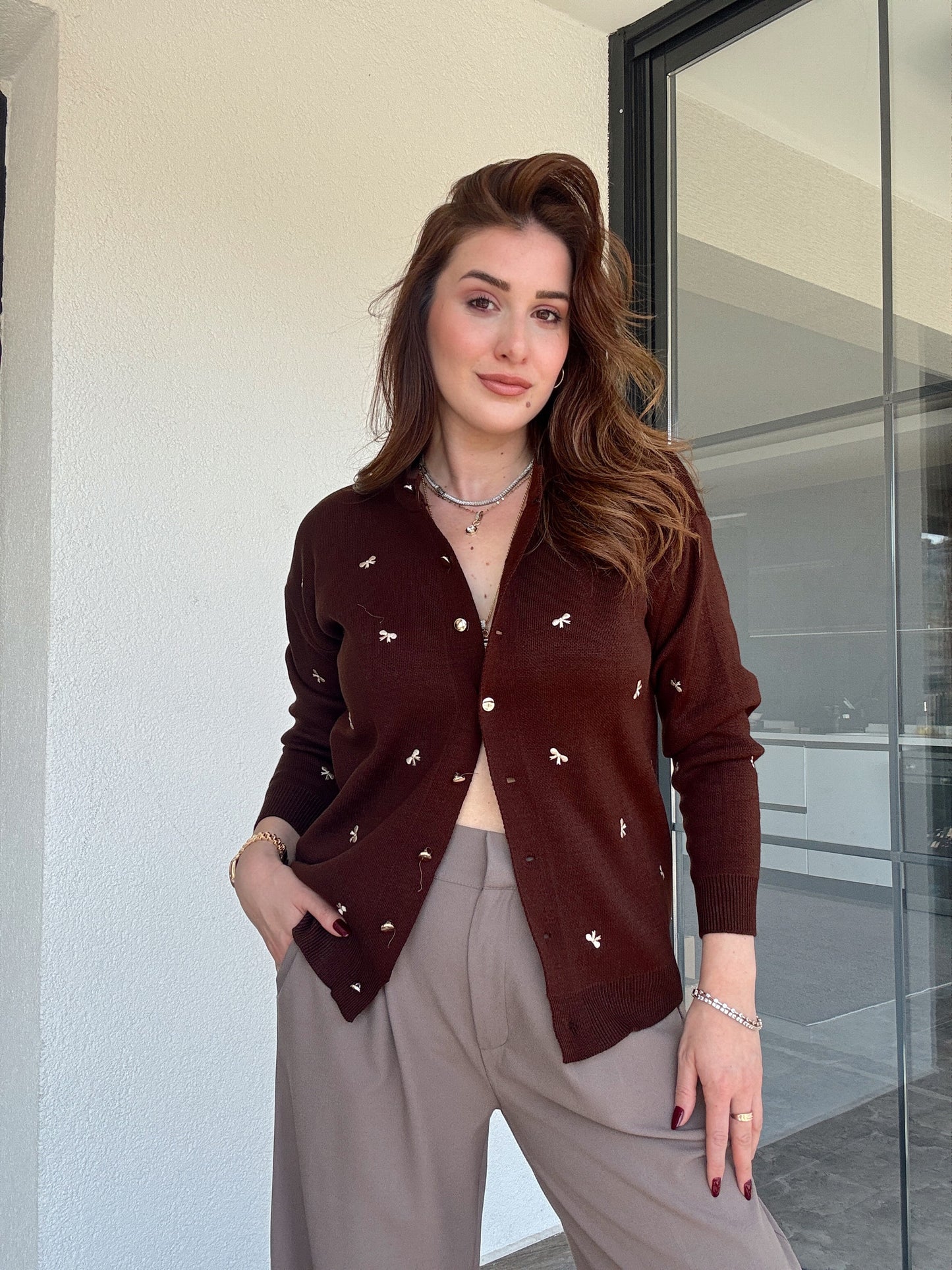 Kurdele nakış işlemeli hırka KAHVERENGİ